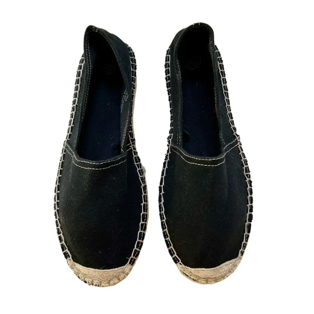 Urban Outfitters Espadrilles Black Size 9 Flats Shoes Slip Ons EUC Women’s